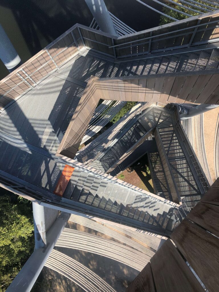 escalier de la tour du Sahara de Lommel, Belgique