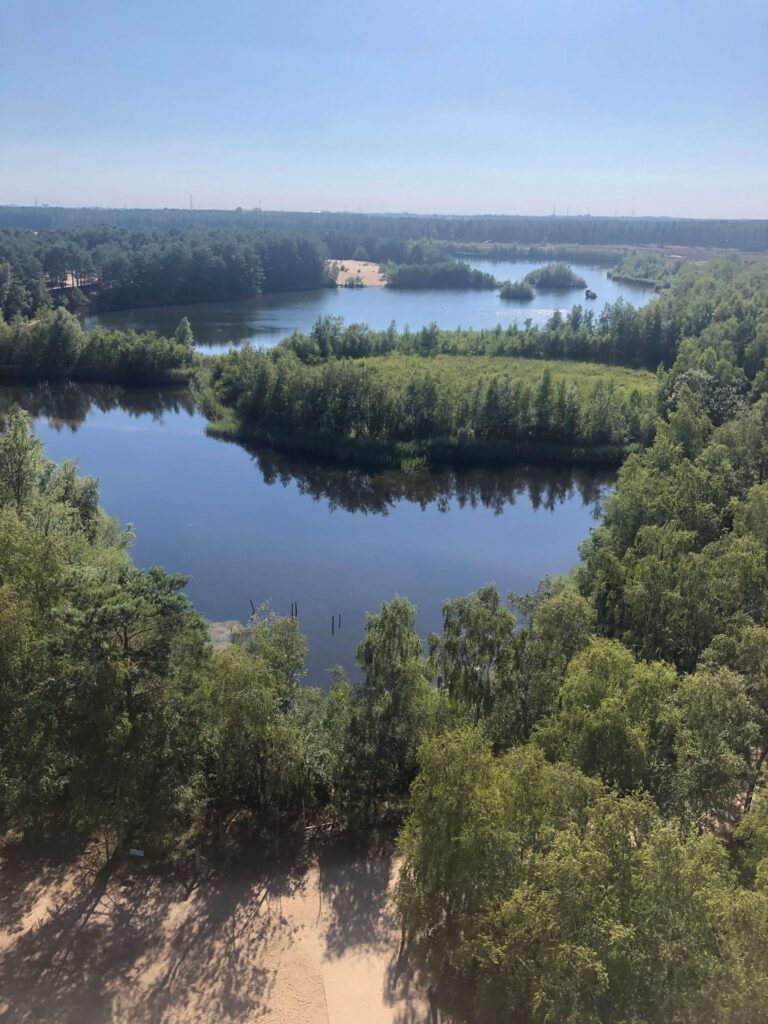 Vue du panorama en haut de la tour au Sahara de Lommel, Belgique