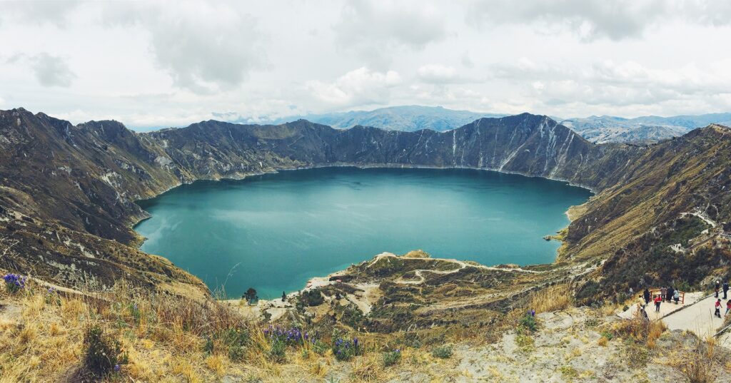One Life One Travel Une Vie Un Voyage Blog Tour du monde Equateur Quilotoa lac volcan randonnée kayak