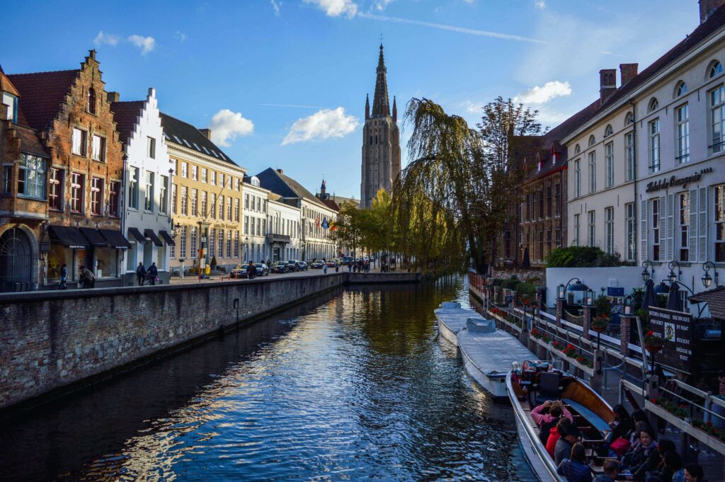 Caneaux de la Ville de brugges en Belgique - One Life One Travel